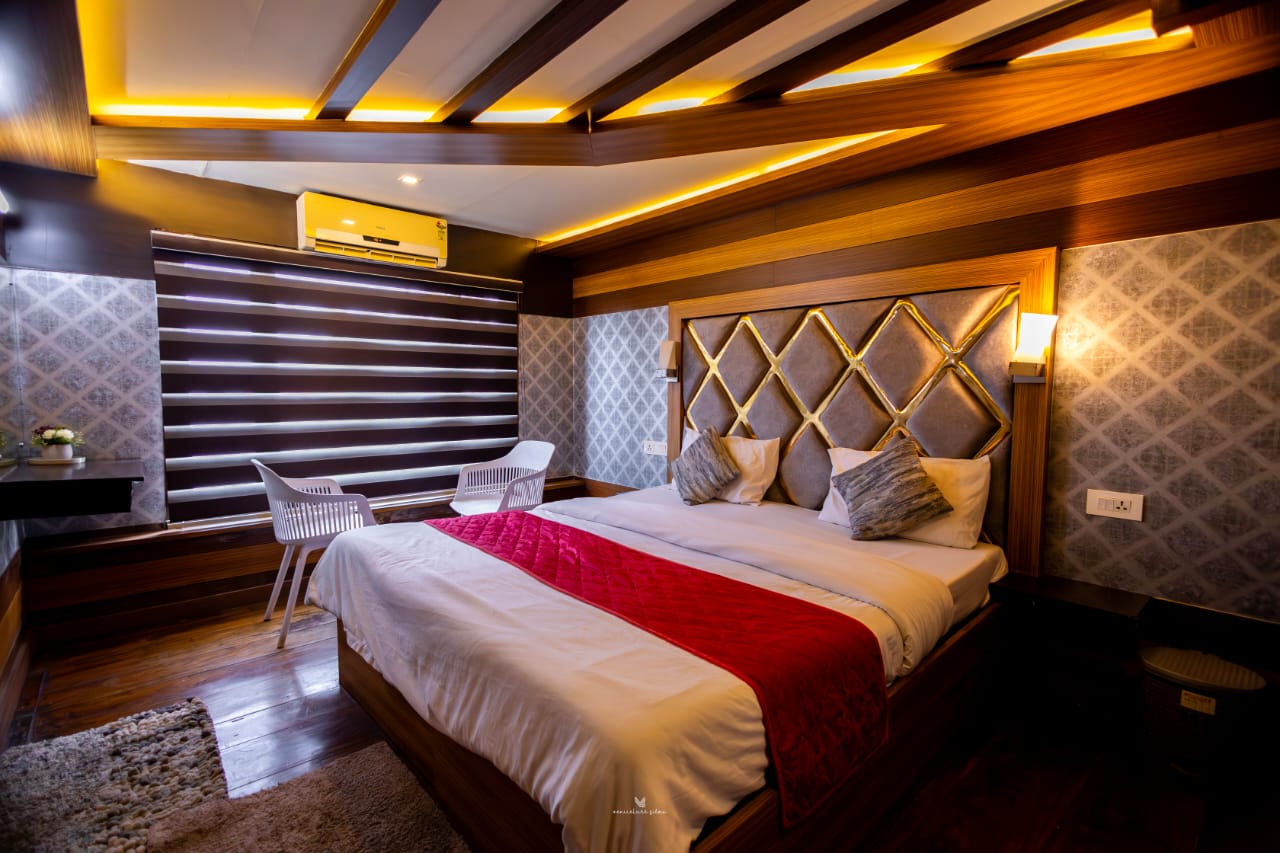 Luxury Suite